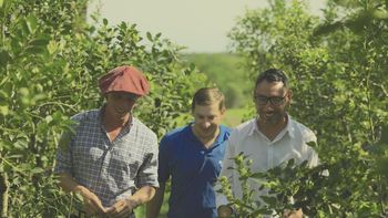 Recorriendo el país y su riqueza productiva, junto a YPF Agro