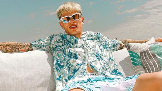 Las vacaciones de Alejandro Garnacho: súper yate de 10 mil euros por día en la misma playa que elige Lionel Messi