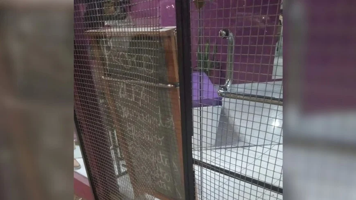 Frente del comercio donde demoraron un ni&ntilde;o de 10 a&ntilde;os por el robo a un comercio de La Plata.
