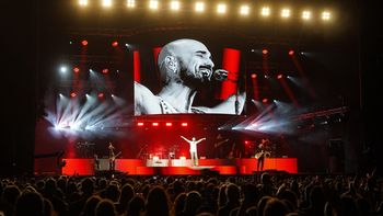 30 Años con la música y un festejo histórico: Abel Pintos celebró ante más de 20000 personas