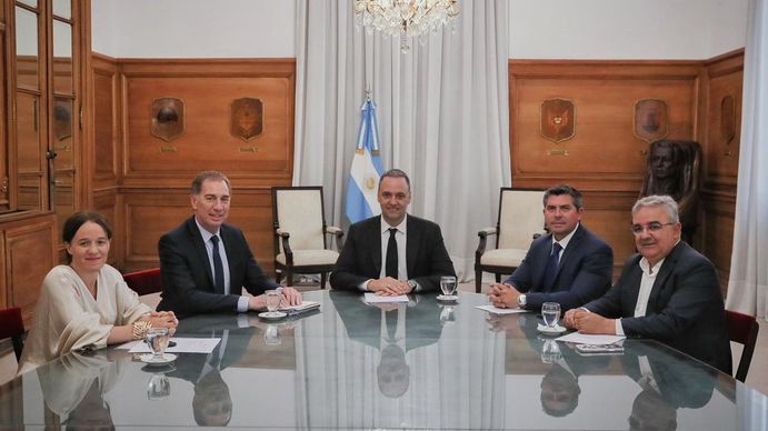 Reforma Laboral: el Gobierno reabre las negociaciones para la primera batalla de 2026 en el Congreso