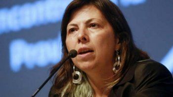 En línea con Alberto Fernández, para Batakis el cepo al dólar llegó para quedarse