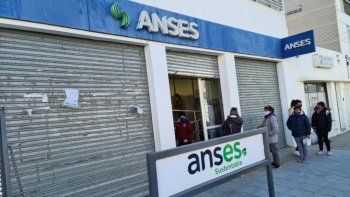 Jubilaciones, Pensiones, AUH, AUE: Quiénes cobran hoy 19 de abril 2021