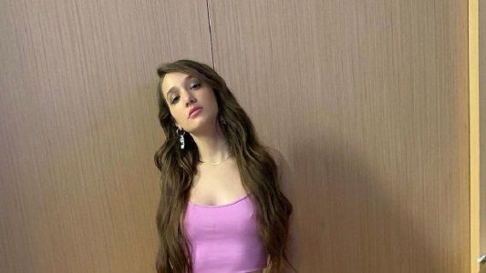 Metió tinta y aguja: Ángela Torres se tatuó al personaje de una película