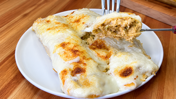 Canelones de pollo cremosos: la receta fácil con salsa blanca que no vas a poder dejar de hacer