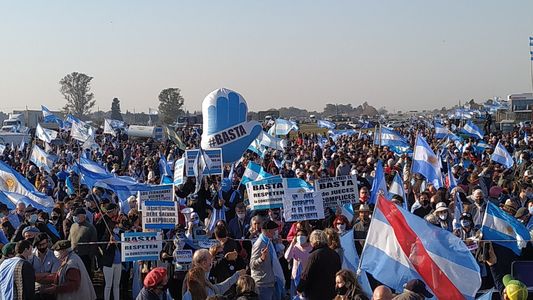 Con una dura advertencia al Gobierno, el campo ratificó el paro contra las políticas agropecuarias y la faltante de gasoil