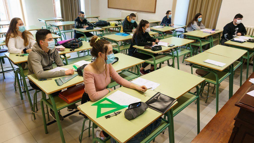 Postergan el anuncio de un posible regreso a las clases presenciales