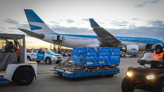 Este lunes llegan 3 vuelos con vacunas de Astrazeneca, Sinopharm y componente 2 de Sputnik-V