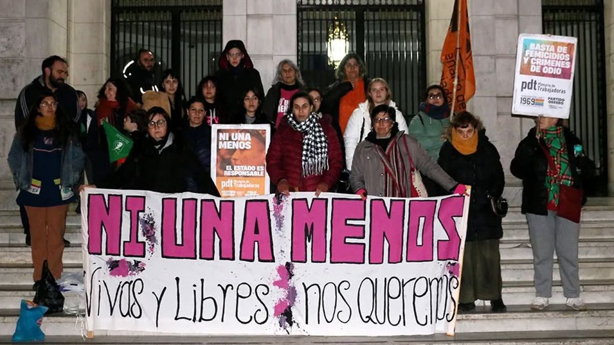 Movilizaci&oacute;n por el femicidio de Daiana Soledad Contreras y el de su hija Iris Uhart de 4 a&ntilde;os, quienes fueron asesinadas en un establecimiento rural.&nbsp; &nbsp;