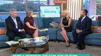 Pamela Anderson contó detalles íntimos en una entrevista en televisión