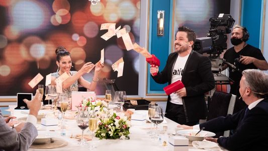 Platita, la remera que lució Martín Tetaz mientras disparaba billetes