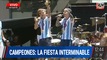Selección Argentina: Enzo Fernández y Exequiel Palacios, homenajeados en San Martín (Foto: captura de TV A24).