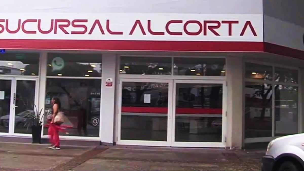La concesionaria, conocida por su fachada impecable, inspiraba confianza en los compradores. Foto: captura de Tv. 