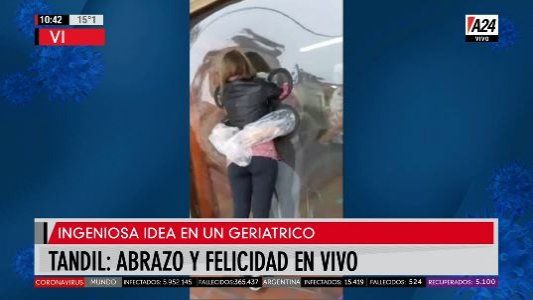 Con mucha emoción y un ingenioso dispositivo volvieron los abrazos a un geriátrico en Tandil