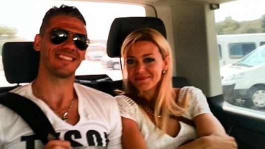 Evangelina Anderson salió a defender a su marido tras una información errónea sobre su persona
