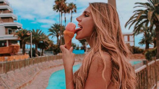 Ivana Icardi: soltera y provocativa en las playas de España