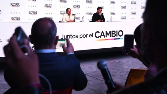 Juntos por el Cambio espera los resultados en su búnker de Costa Salguero con especial atención en Formosa