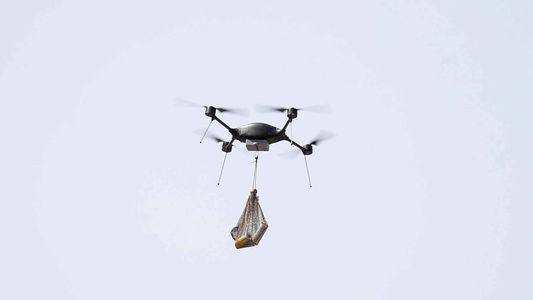 Lo apresaron por usar un dron para entrar drogas a un penal, se fugó por una ventana y lo recapturaron