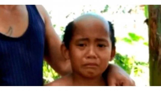 Un padre le cortó mal el pelo a su hijo para que no rompa la cuarentena