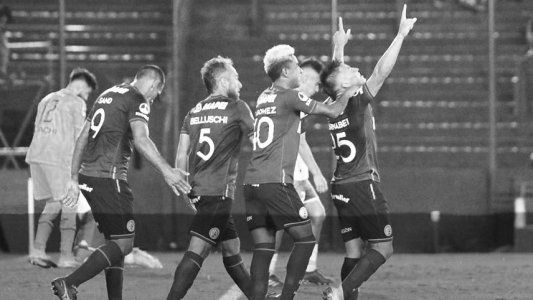 Lanús es finalista de la Copa Sudamericana: goleó 3-0 a Vélez de local y espera por Defensa o Coquimbo
