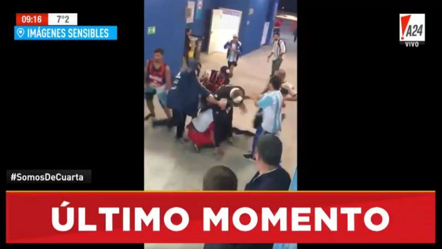 Cobarde y salvaje agresión de un grupo de hinchas argentinos contra dos croatas en el estadio