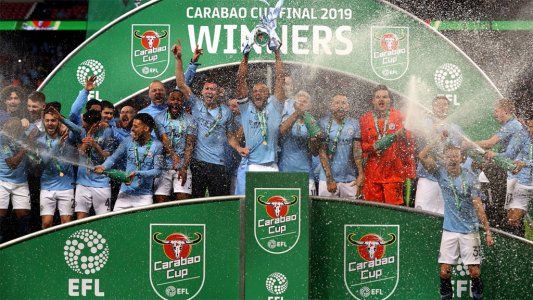 El City de Agüero y Otamendi gritó campeón: por penales, derrotó al Chelsea y levantó la Copa de la Liga