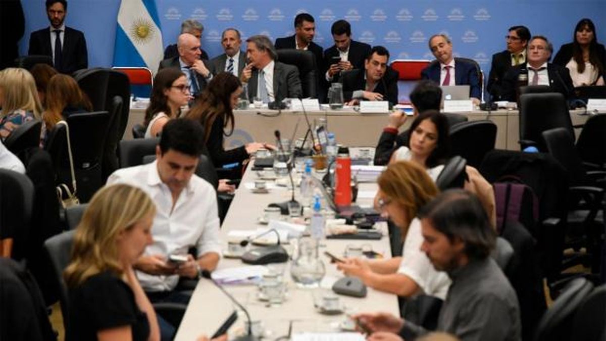 Las comisiones de diputados que tratan la ley &oacute;mnibus. (Foto: archivo)