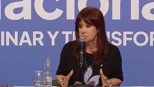 Cristina vs Milei: nuevos cuestionamientos por el acuerdo con el Fondo, crítica a Caputo y cruce por la Corte