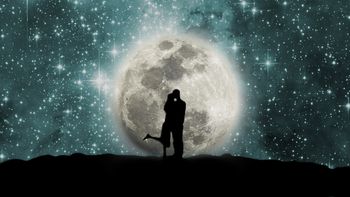 La diferencia entre cortar el pelo en luna llena y en luna nueva: ¿Mito o realidad?