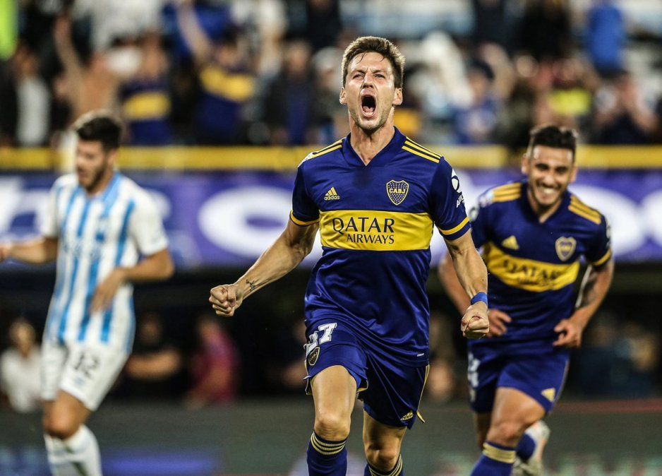 El sello de Dios: Franco Soldano fue bendecido en la previa de Boca-Atlético y marcó un gol