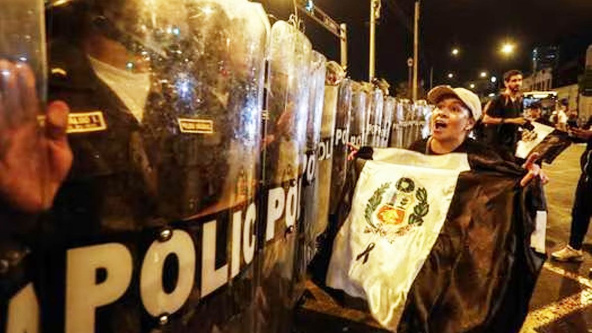 Una mujer muri&oacute; al recibir un balazo en Macusani, en el sur del Per&uacute;, antes de iniciar la marcha sobre Lima (Foto: gentileza El Espectador).