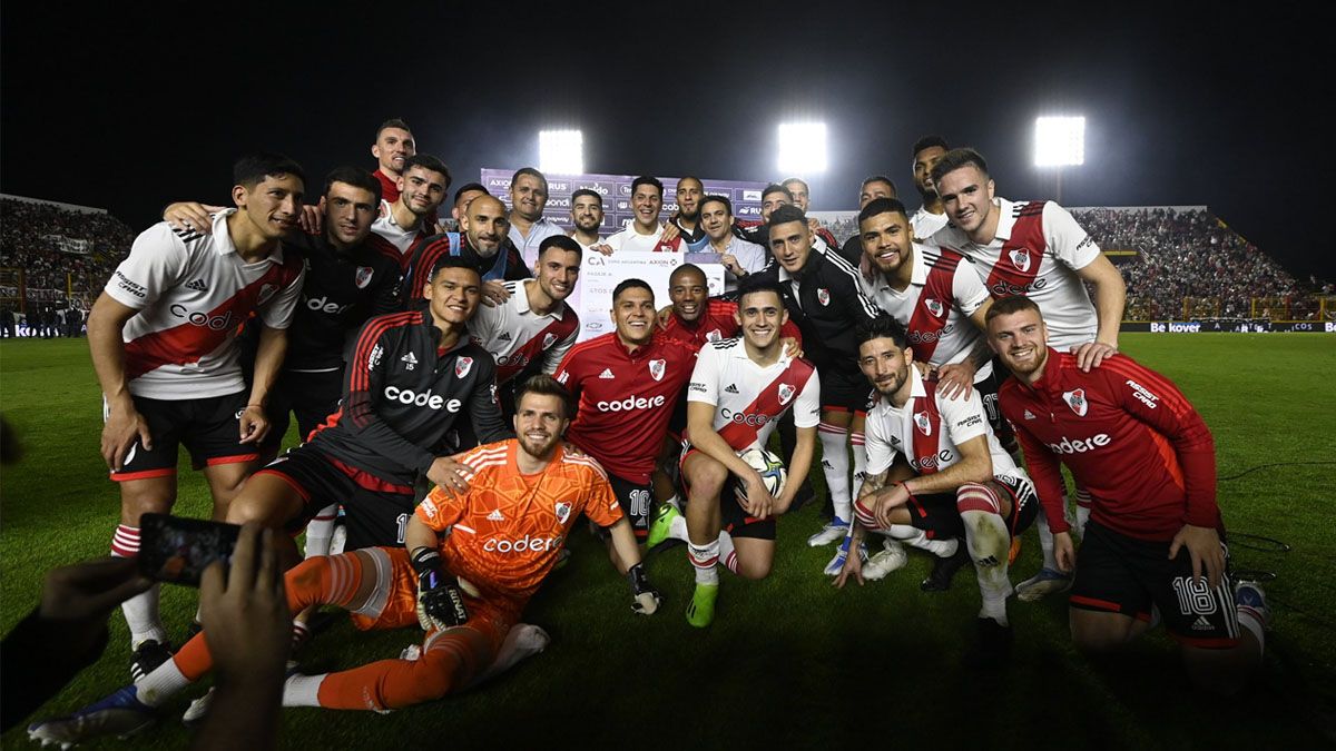 EMOTIVO El gran gesto del plantel de River con los hinchas en Chaco