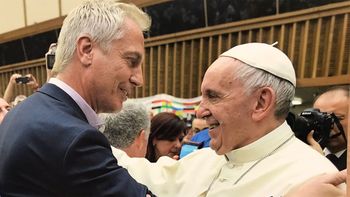 Marley visitó al Papa Francisco en el Vaticano y hablaron de su hijo en camino