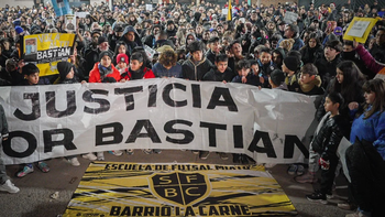 Avellaneda: multitudinaria marcha por la muerte del nene de diez años baleado en Wilde