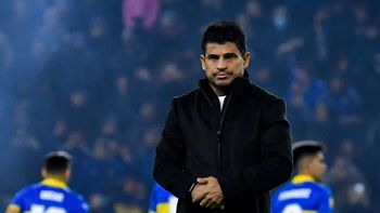 Hugo Ibarra tiene que rearmar el ataque de Boca tras la lesión de Villa. Hugo Ibarra tiene que rearmar el ataque de Boca tras la lesión de Villa.