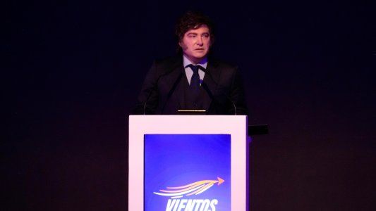 Milei, Sturzenegger y Caputo, en Misiones para ratificar el plan económico ante empresarios