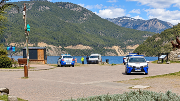 Tragedia en San Martín de los Andes: una mujer entró al lago Lácar, se descompensó y murió