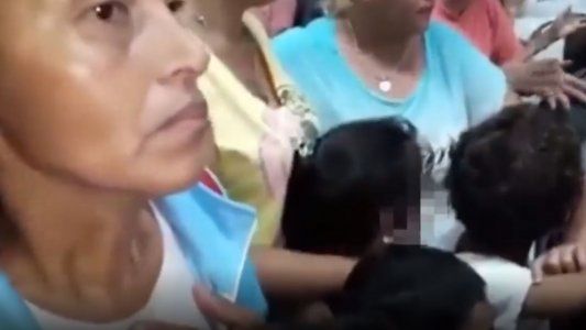 Ustedes no hacen nada y nosotros nos morimos de hambre: el llanto de un nene ante un grupo de concejales en Tucumán