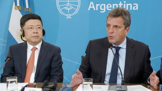 Sergio Massa anunció que se podrán pagar importaciones chinas en yuanes