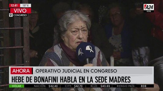 Entre una manifestación y forcejeos, Madres logró impedir un procedimiento judicial en su sede