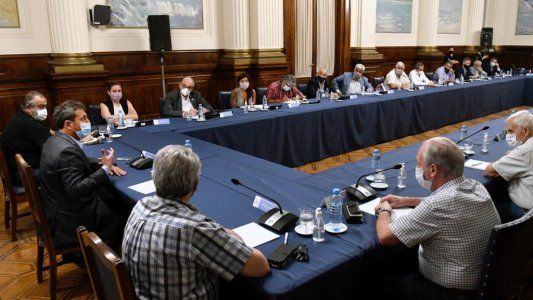 Horas extras, viáticos y gastos de educación: los cambios del proyecto del impuesto a las Ganancias que analizó Massa con los gremios