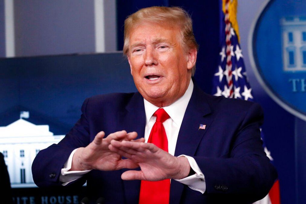 Denuncian que Trump recibió informes de inteligencia sobre el coronavirus en enero, pero los ignoró