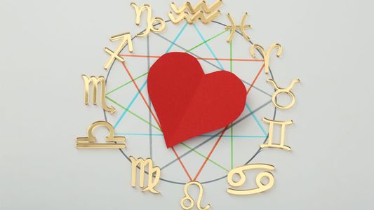 Marzo podría cambiarle el corazón a algunos signos: quiénes estarían por vivir un amor inesperado