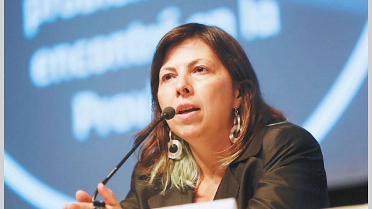 Silvina Batakis , designada en Economía mientras como sucesora de Martín Guzmán (Foto: NA).