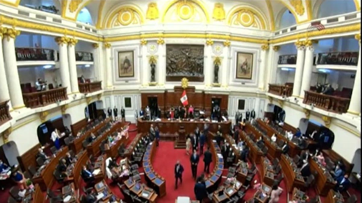 Hasta el Congreso Nacional le pide la renuncia a Pedro Castillo: ¿podrá el  presidente continuar al frente de Perú?