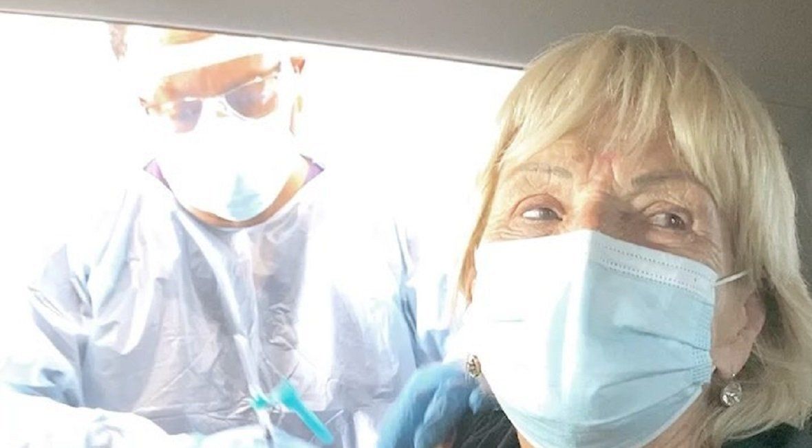 Yanina Latorre se defendió de las críticas tras vacunar a su madre contra el coronavirus en Miami: Es legal