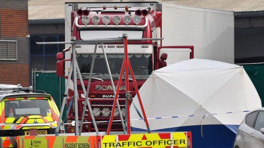Conmoción en Inglaterra por la aparición de 39 cadáveres en un camión