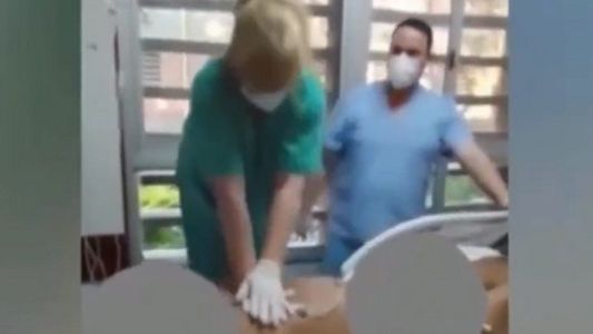 Video | Chaco: una médica y enfermeros se rieron al reanimar a un paciente que murió