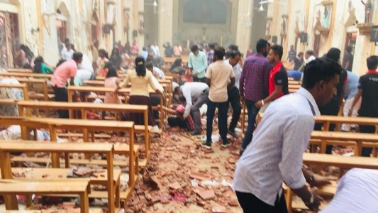 Más de 200 muertos y casi 500 heridos por explosiones en Sri Lanka