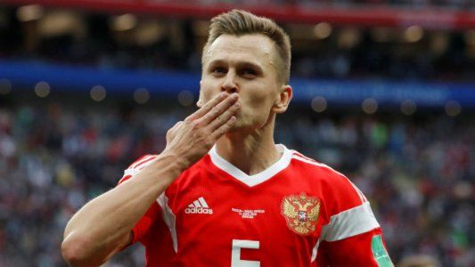 Cheryshev marcó un doblete de golazos ingresando desde el banco